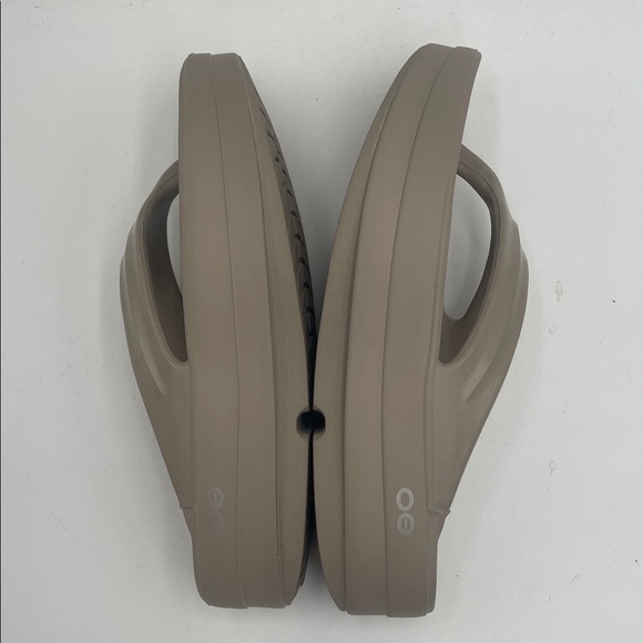 OOFOS Women's Sandals in Taupe - Picture 6 of 8